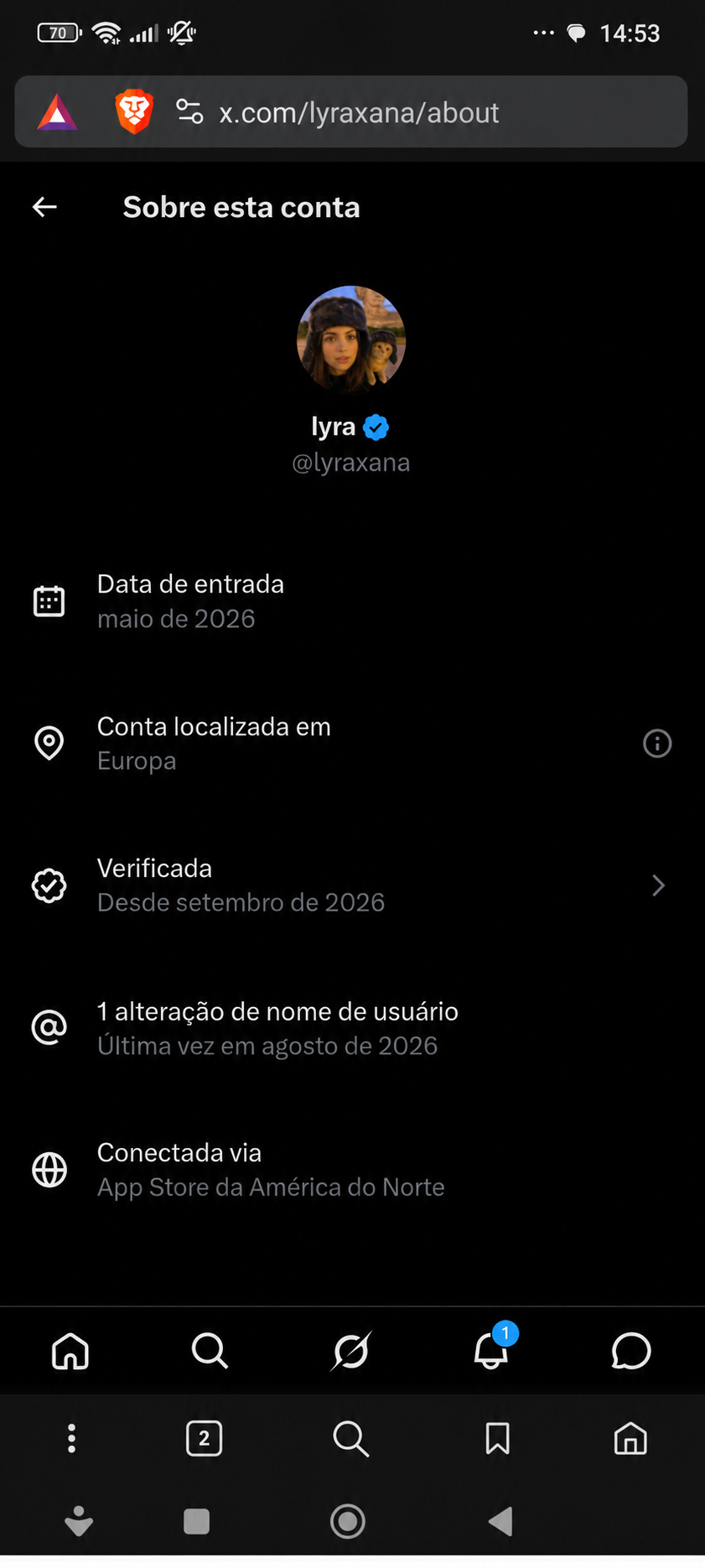 Captura de ecrã em dispositivo móvel da página About this account de @lyraxana, indicando uma inscrição em maio de 2026 e uma verificação em setembro de 2026