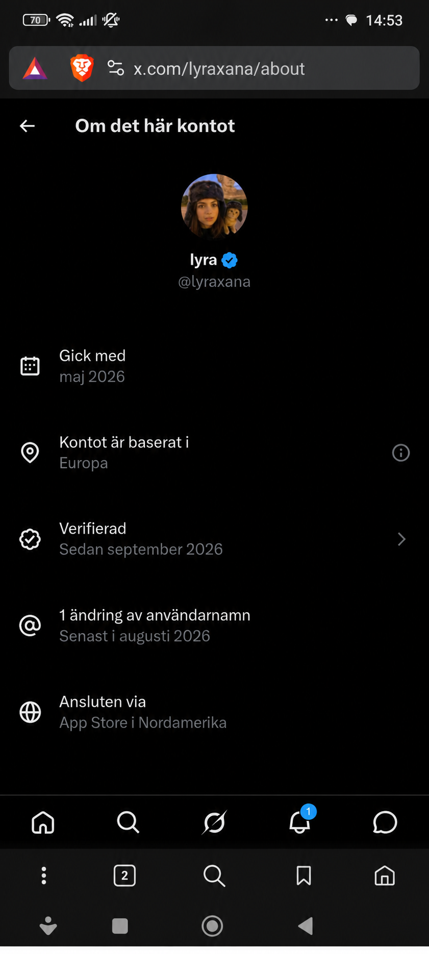Mobil skärmbild av sidan About this account för @lyraxana som visar registrering i maj 2026 och verifiering i september 2026